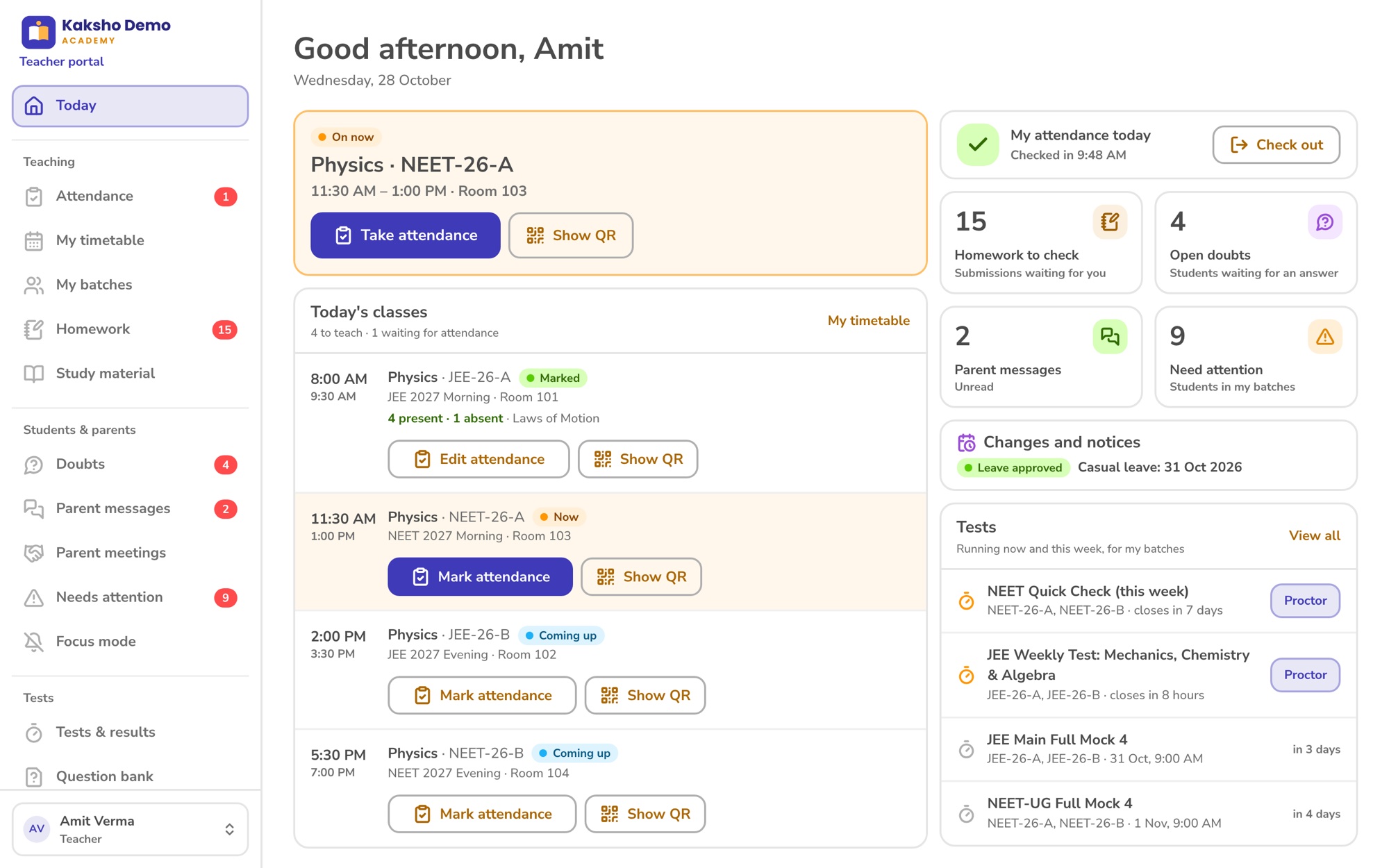 Teacher portal: today's classes, homework to check, open doubts and tests